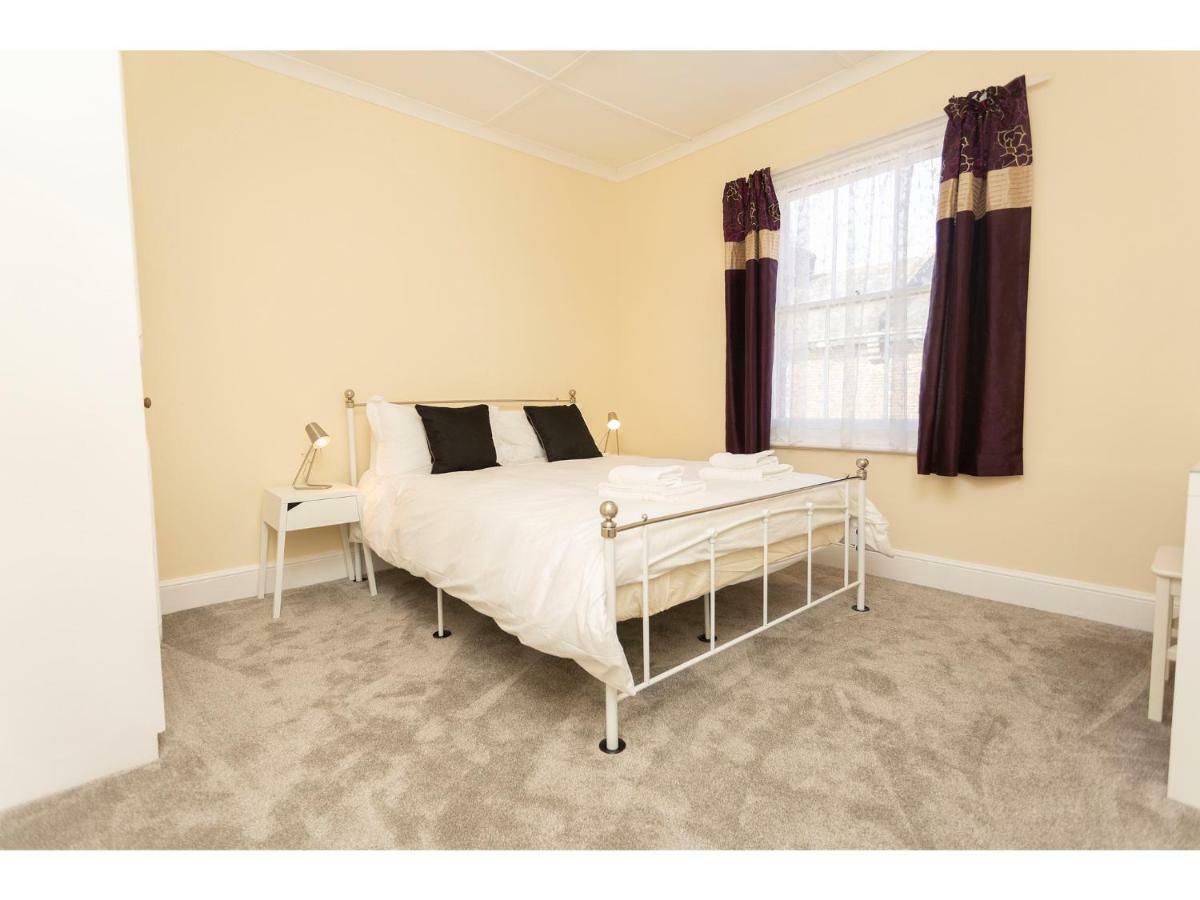 דיל Sandown Villa Holiday Home מראה חיצוני תמונה