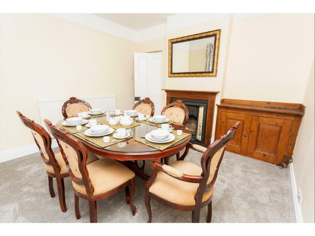דיל Sandown Villa Holiday Home מראה חיצוני תמונה